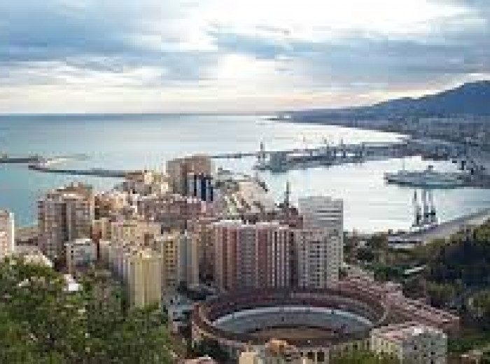 Panorámica del puerto de Málaga.