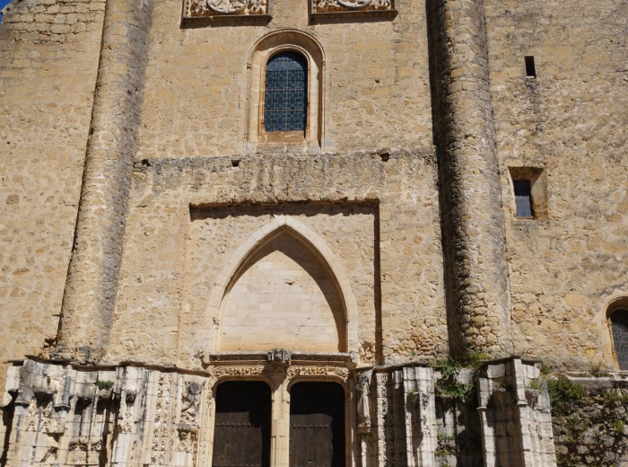 Fachada de la iglesia de Santa María del Parral (Segovia)
